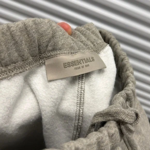 Fear of God Essentials SS22 'Dark Oatmeal' Relaxed Sweatpants Size XL - Picture 7 of 8